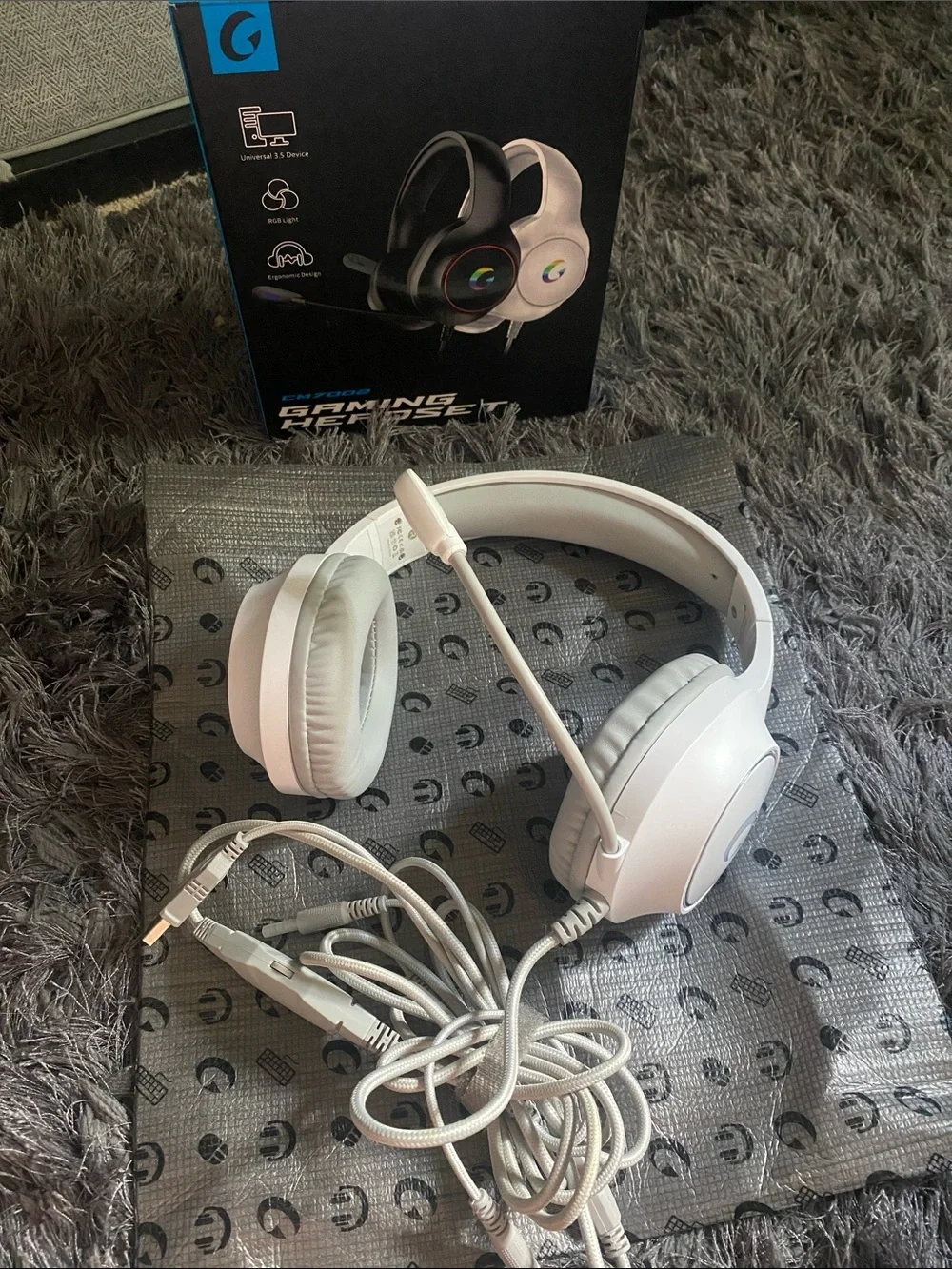 White and gray wired headset with mic